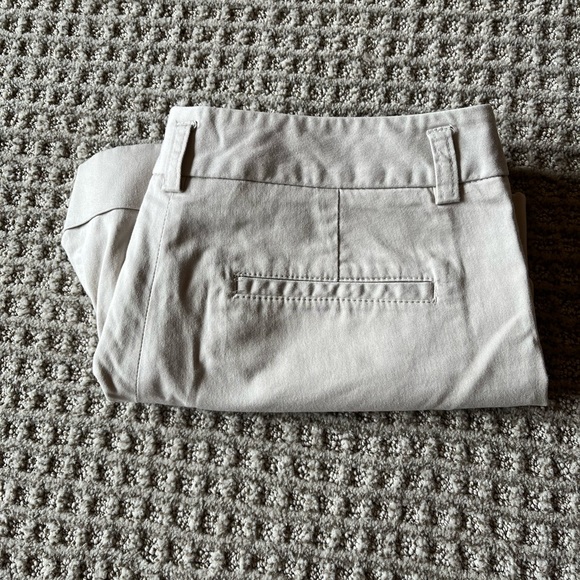 Express Women’s shorts - Picture 3 of 3